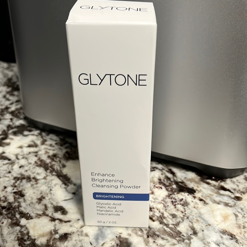 Brand new Glytone Enhance Brightening Cleansing Powder 2 oz